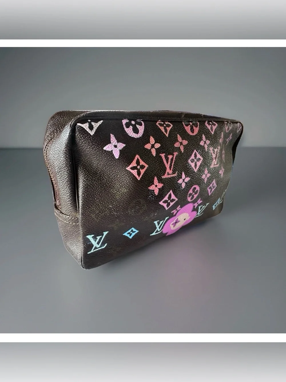 LOUIS VUITTON Trousse Toilette 28 Mono hand painted Toiletry Pouch M47522